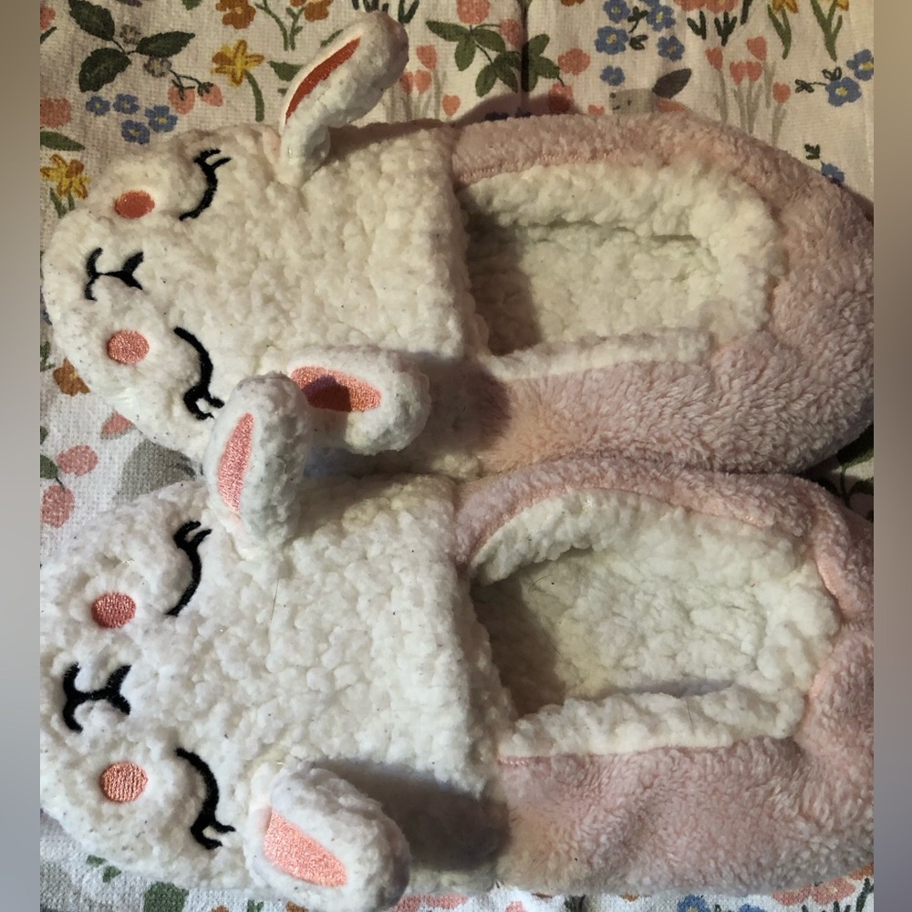 Cozy Pink & Cream Bunny Slipper socks - Picture 4 of 9